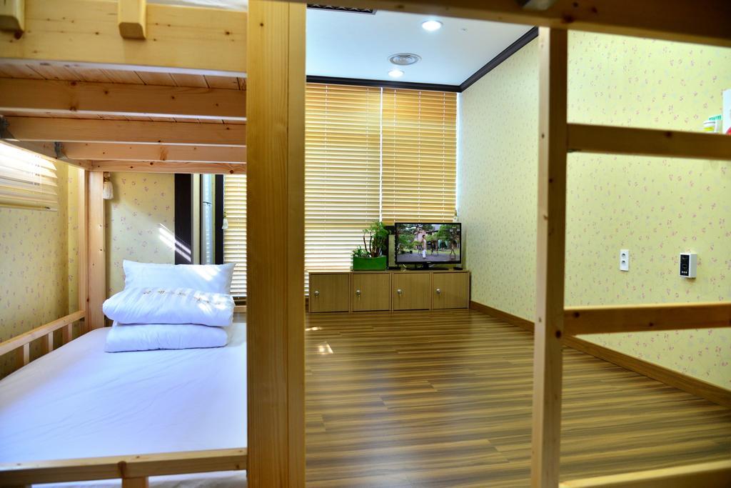 Seom Guesthouse Seogwipo Luaran gambar