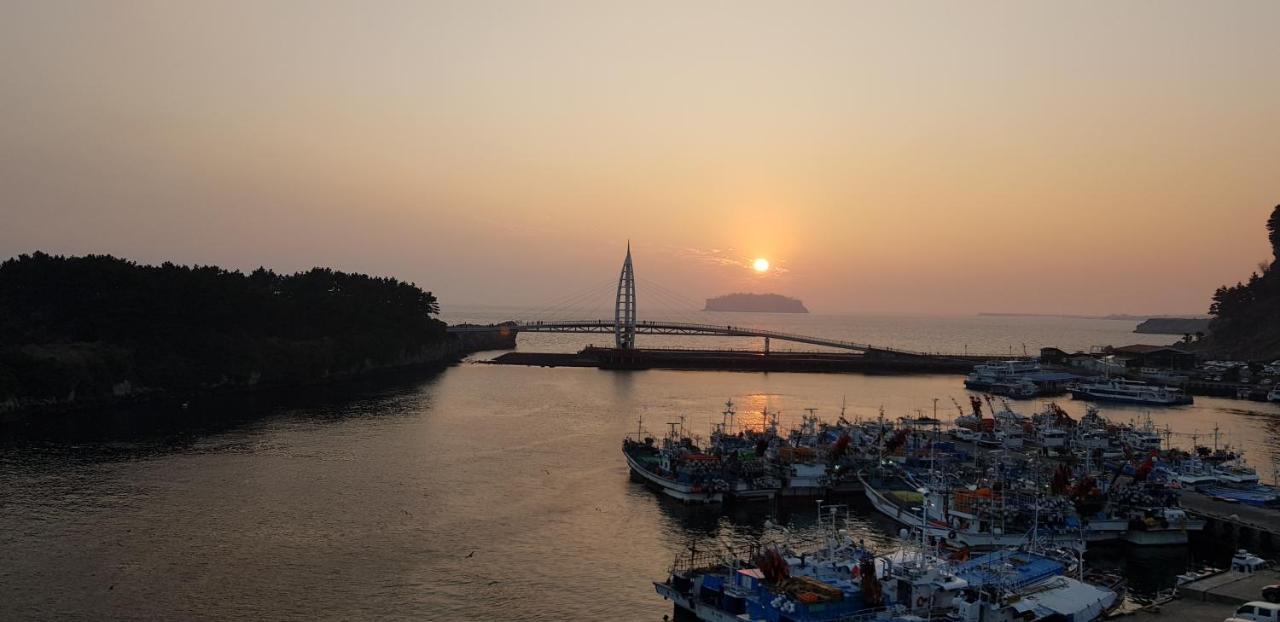Seom Guesthouse Seogwipo Luaran gambar